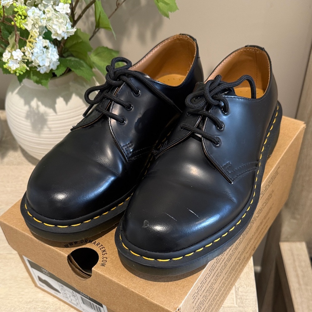 Dr. Martens 1461 Women’s Smooth Leather Oxfords US 8 UK 39